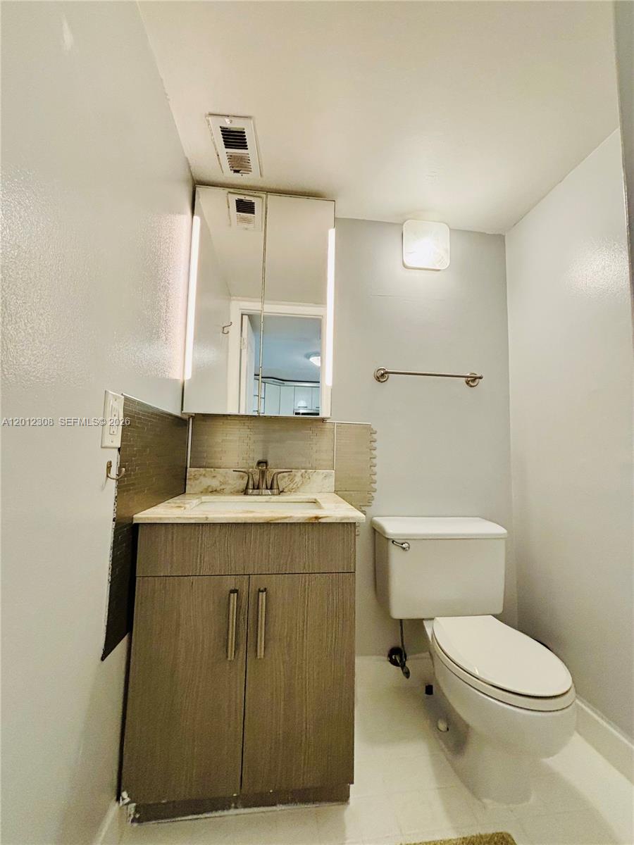 IMPERIAL TOWERS CONDO - Residential