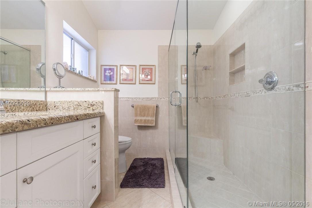 Central Park Lake 137-50 - Residential