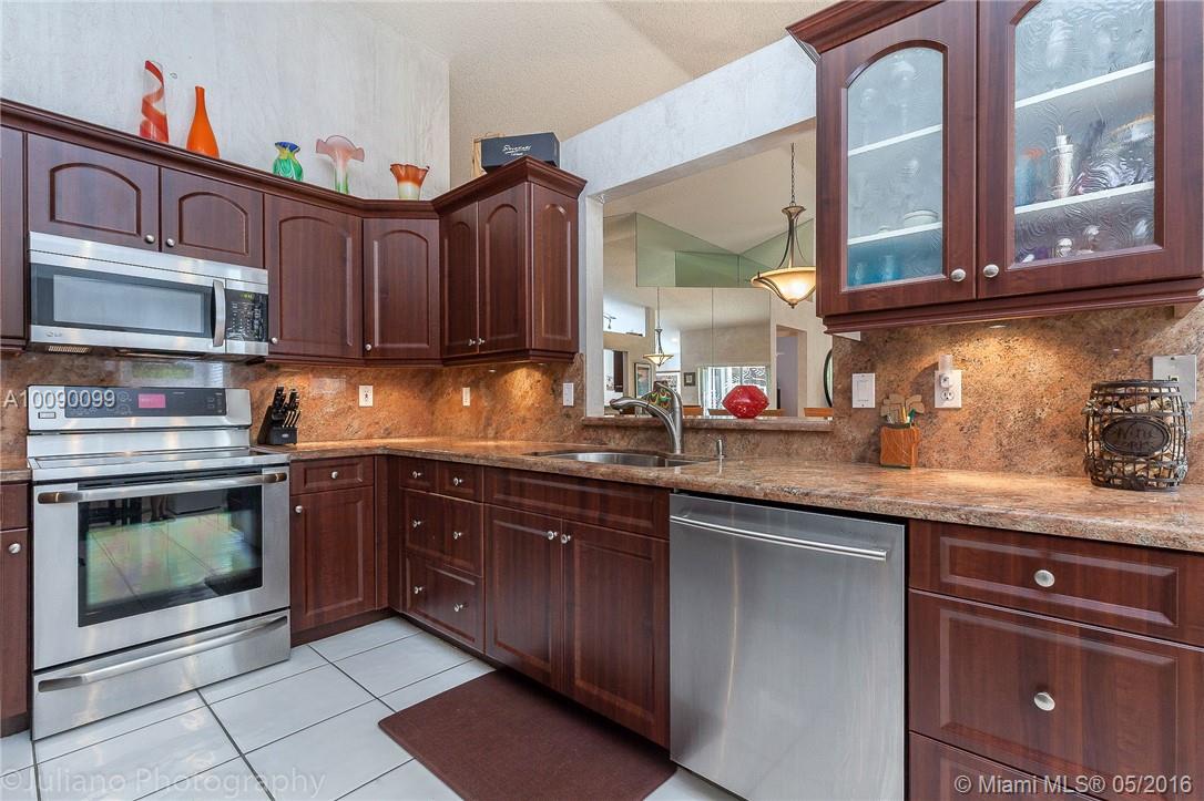 Central Park Lake 137-50 - Residential