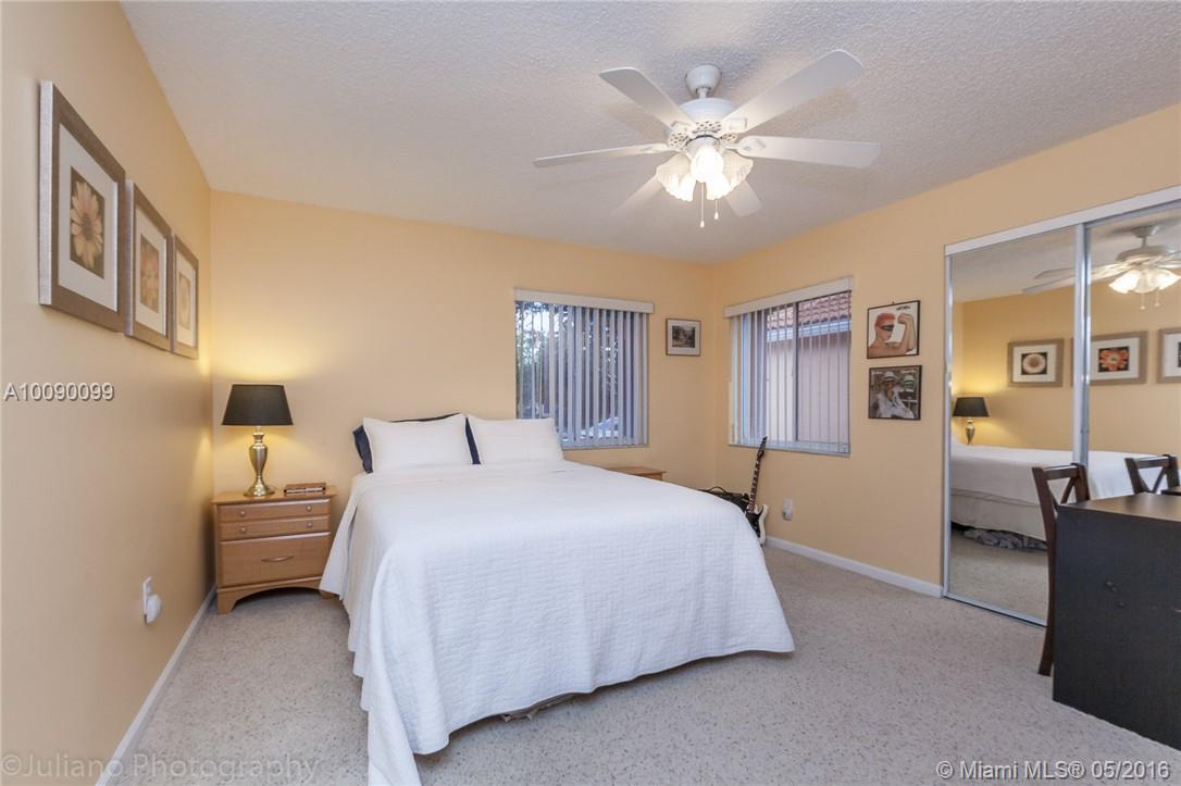 Central Park Lake 137-50 - Residential