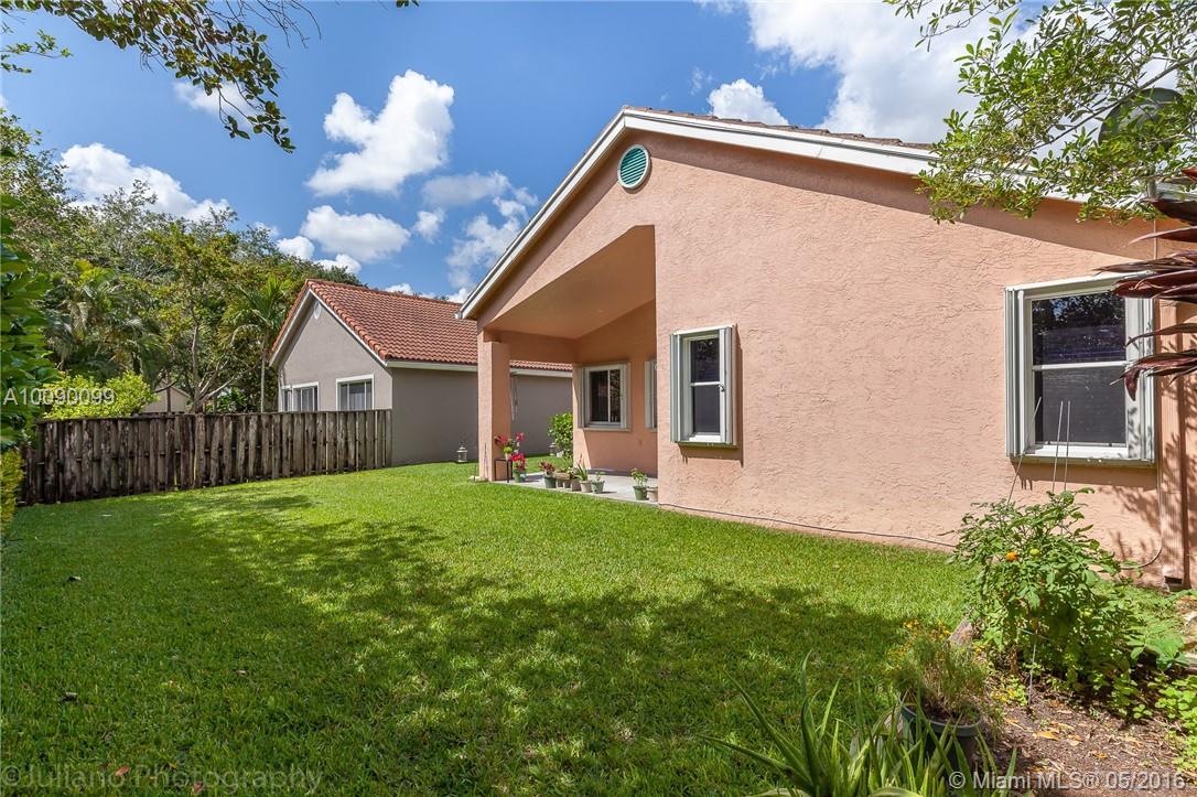 Central Park Lake 137-50 - Residential