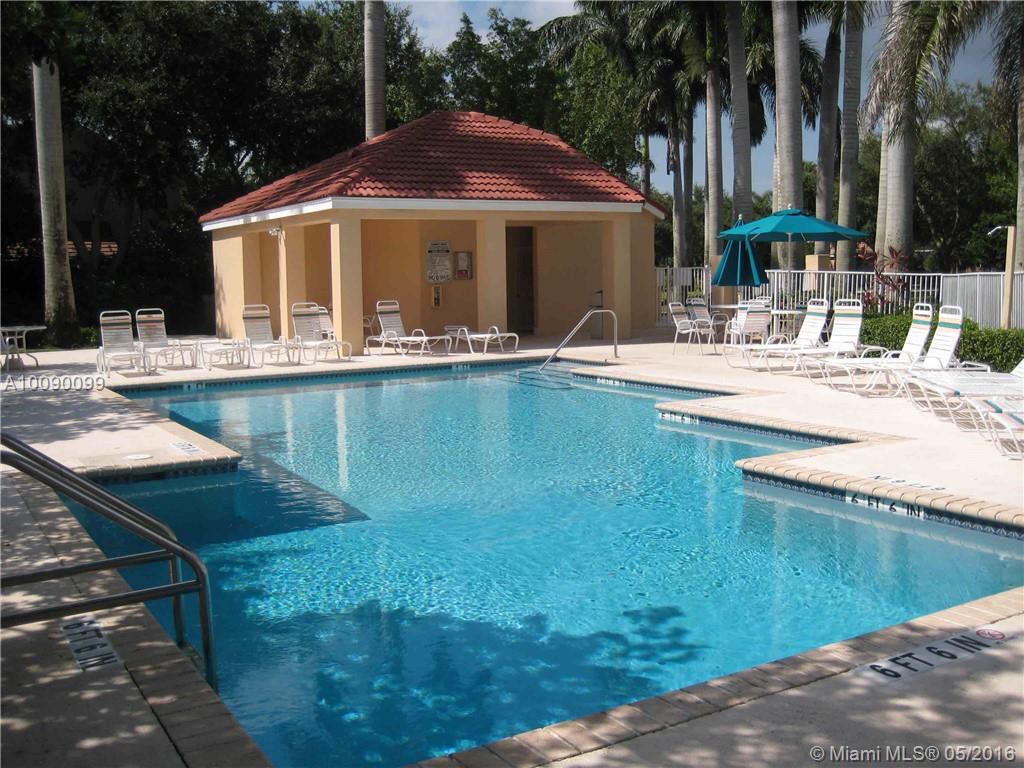 Central Park Lake 137-50 - Residential