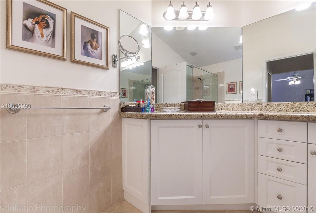 Central Park Lake 137-50 - Residential