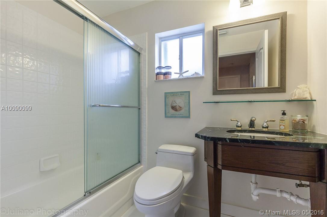 Central Park Lake 137-50 - Residential