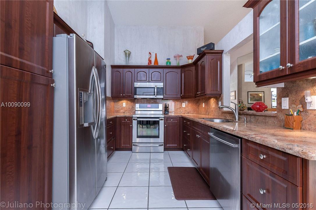 Central Park Lake 137-50 - Residential