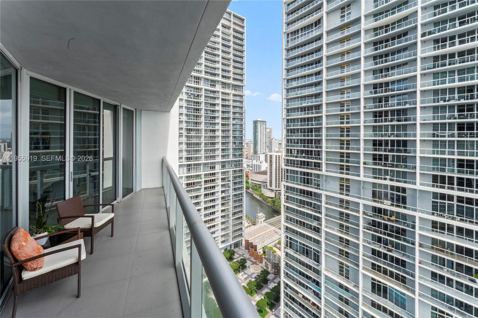 ICON BRICKELL NO TWO - Residential