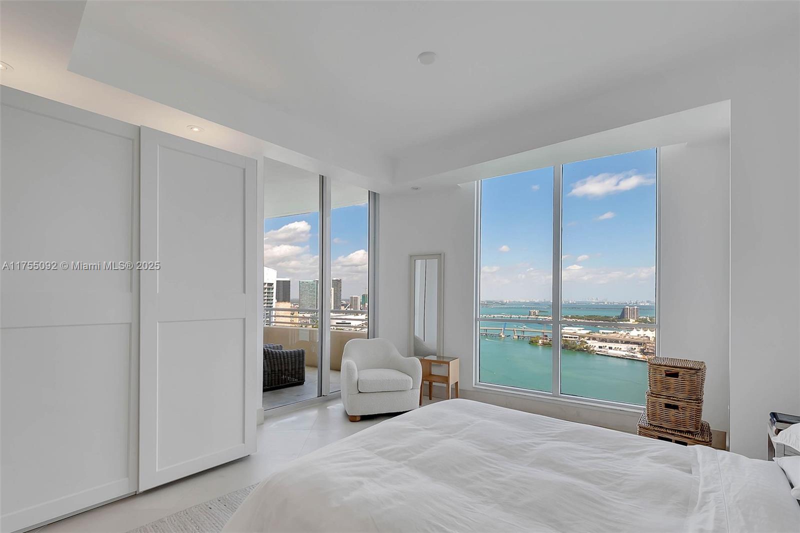 THREE TEQUESTA POINT COND - Residential