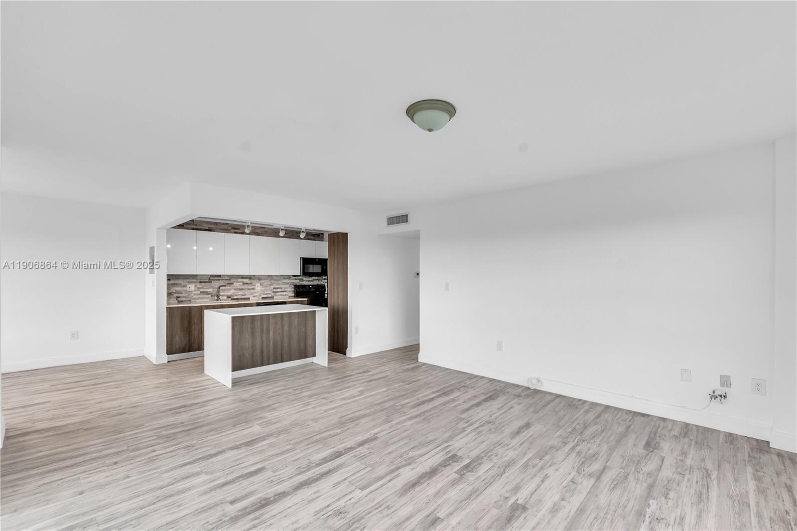 MANORS OF INVERRARY XII - Residential Lease