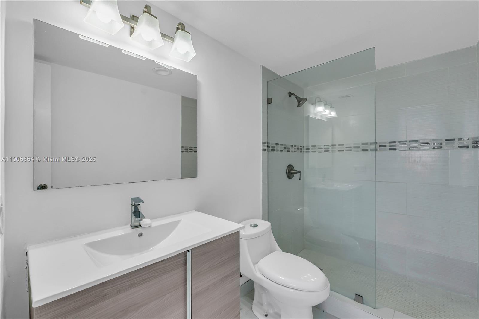 MANORS OF INVERRARY XII - Residential Lease