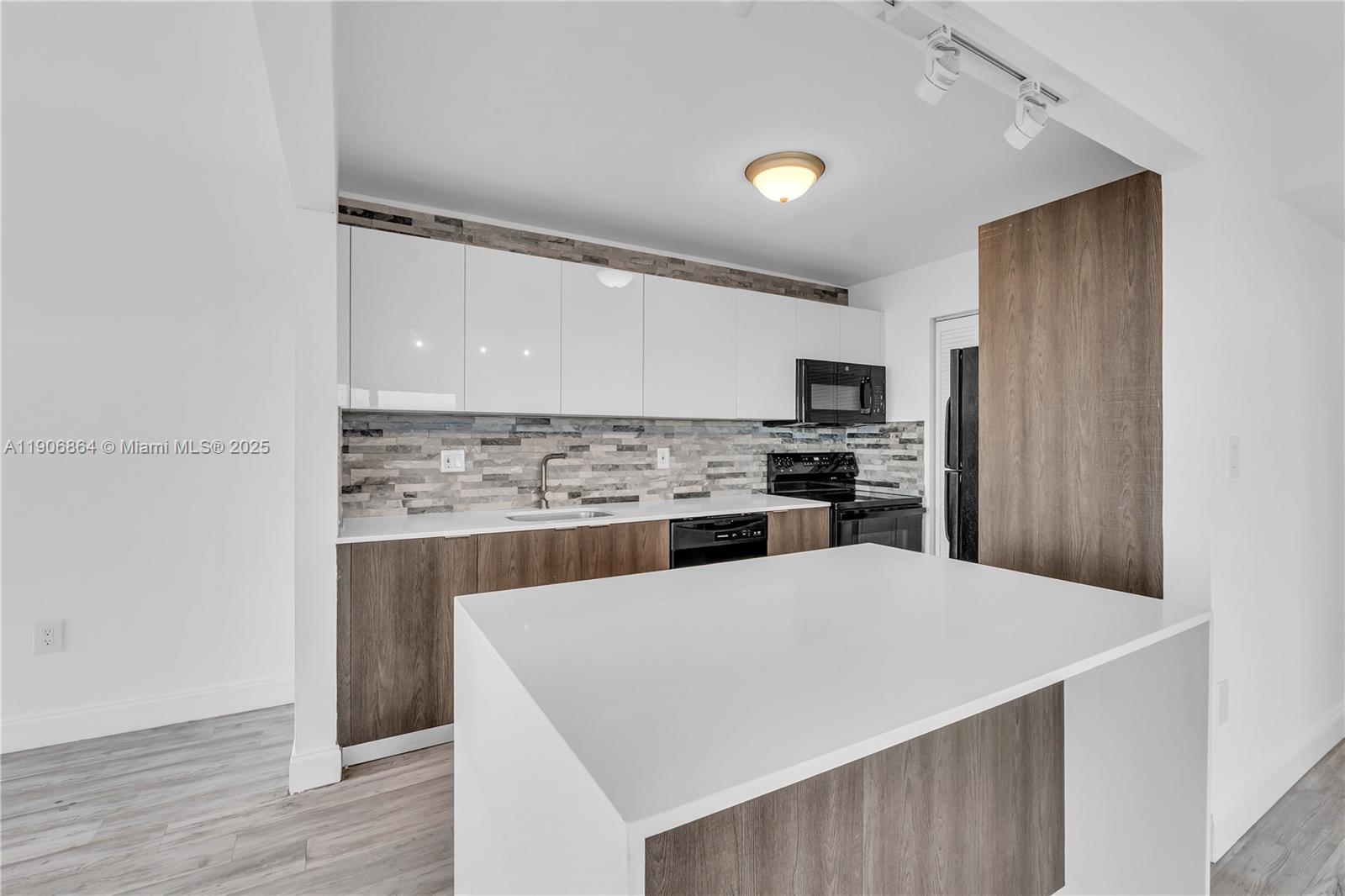 MANORS OF INVERRARY XII - Residential Lease