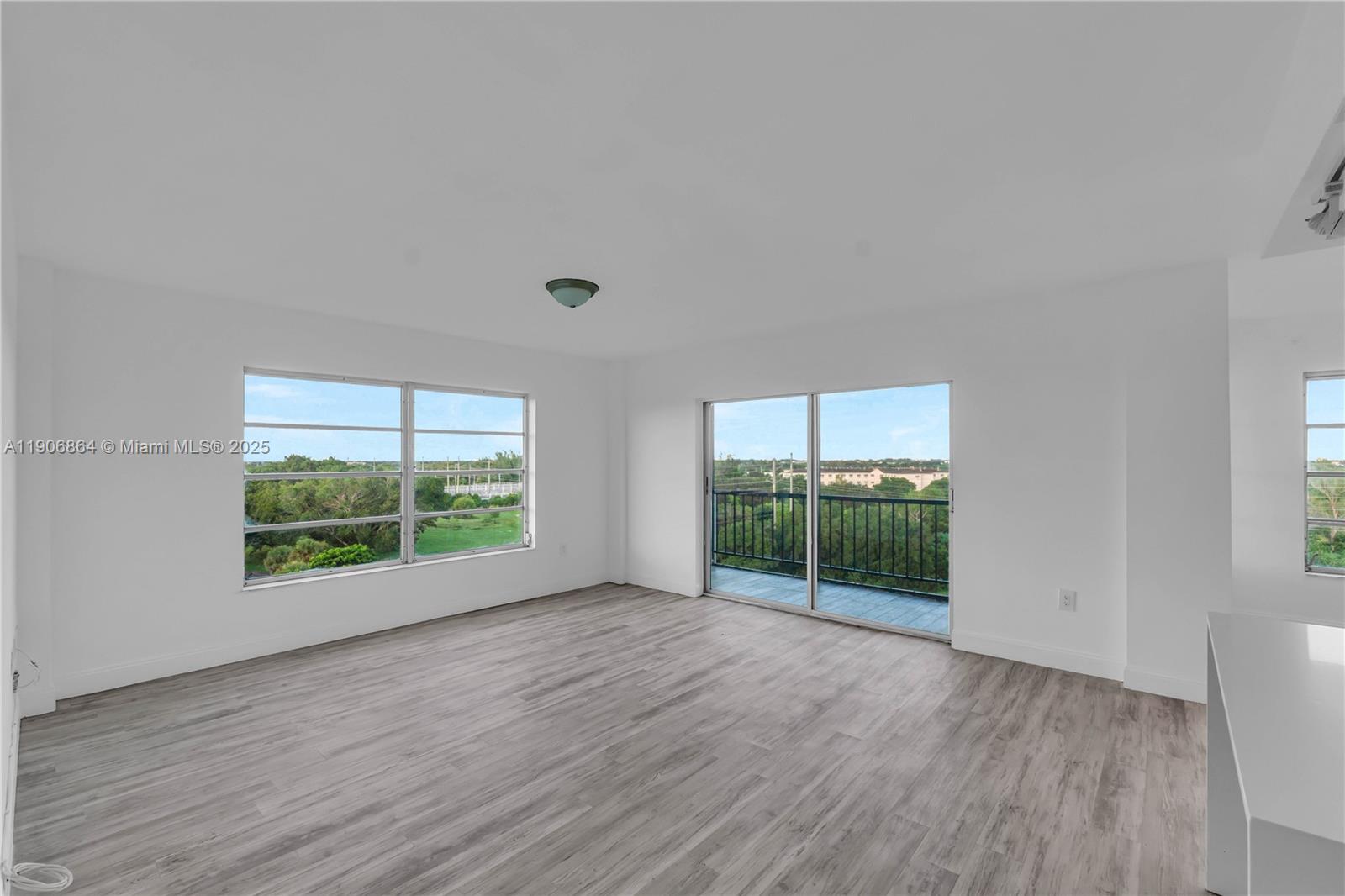 MANORS OF INVERRARY XII - Residential Lease