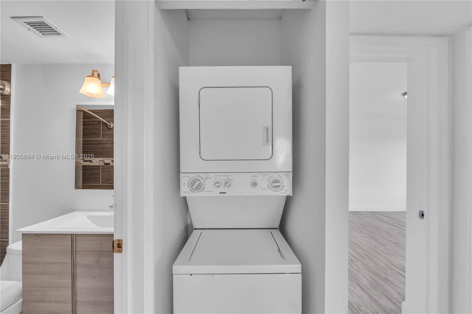 MANORS OF INVERRARY XII - Residential Lease