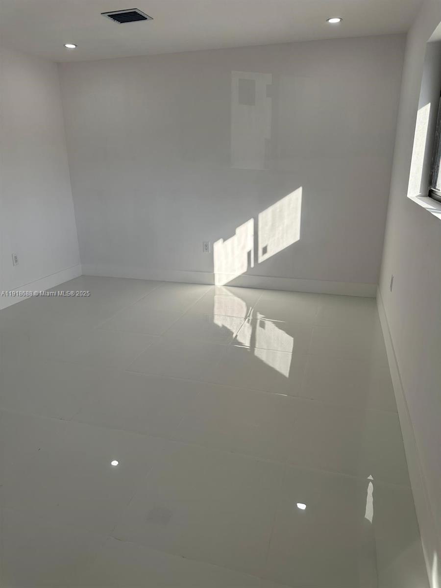 WINDWARD ESTS SEC 1 - Residential