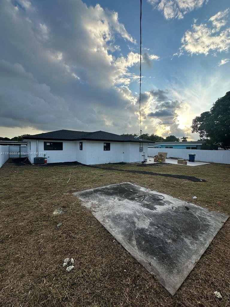 WINDWARD ESTS SEC 1 - Residential