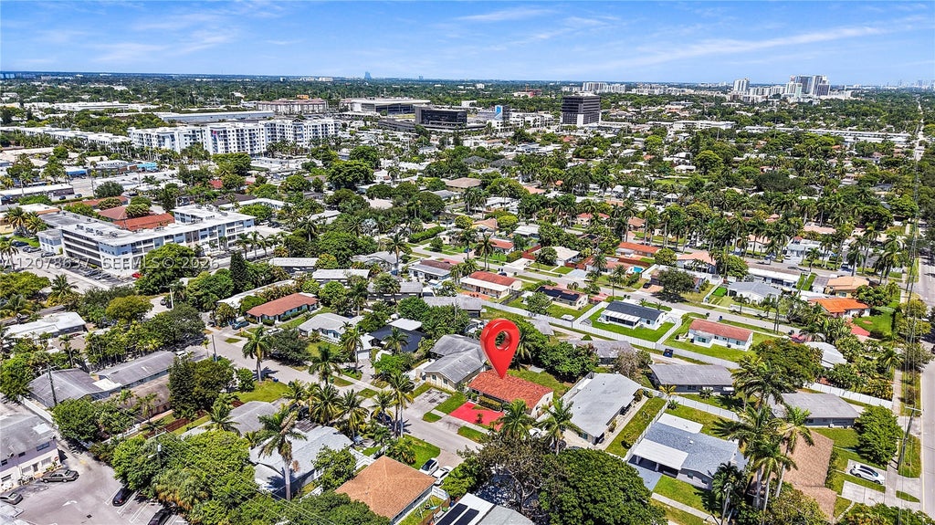 Photo of 903 NE 2nd St, Hallandale Beach, FL 33009 (MLS # A12078637)