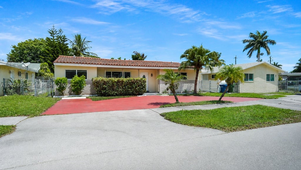 Photo of 903 NE 2nd St, Hallandale Beach, FL 33009 (MLS # A12078637)