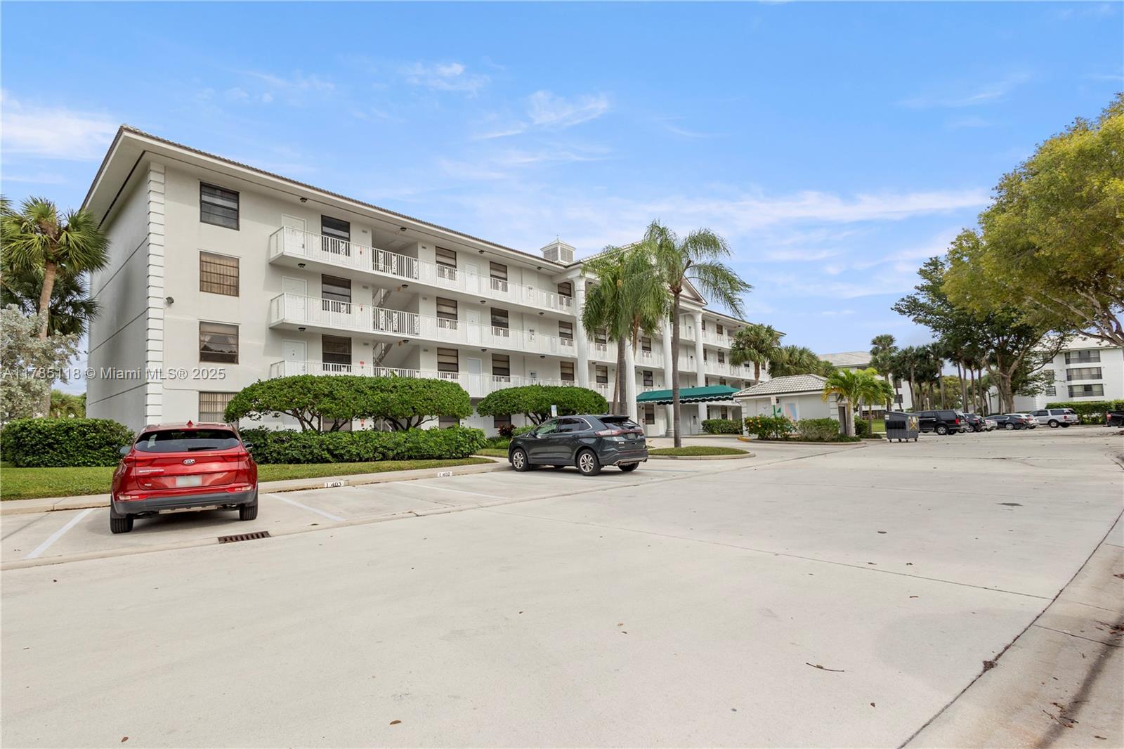 WHITEHALL CONDO OF THE LA - Residential