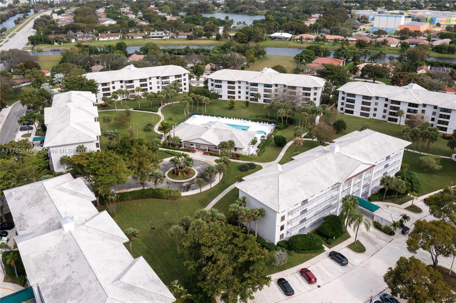 WHITEHALL CONDO OF THE LA - Residential