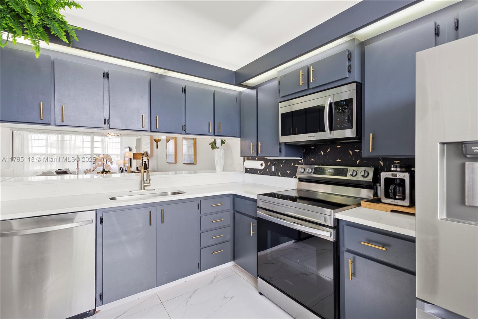 WHITEHALL CONDO OF THE LA - Residential