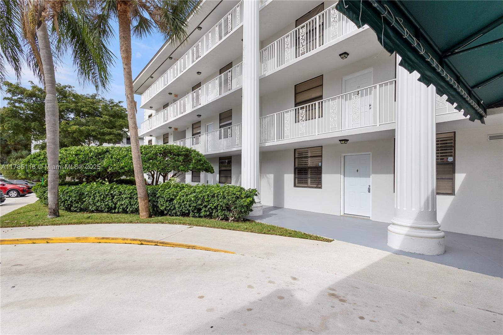 WHITEHALL CONDO OF THE LA - Residential