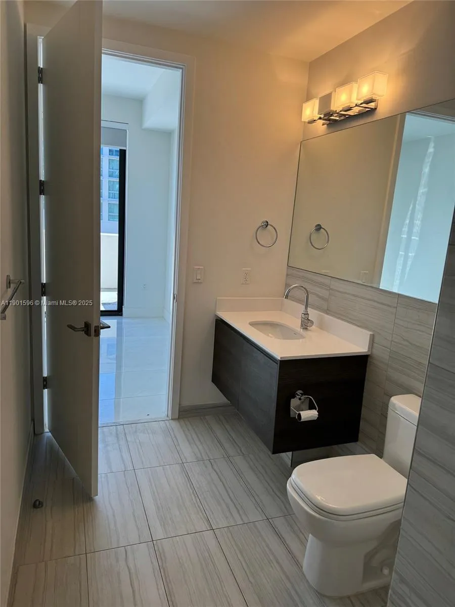 Coral Gables, Florida 33146, United States, 1 Bedroom Bedrooms, ,1 BathroomBathrooms,Residential,Active,234616