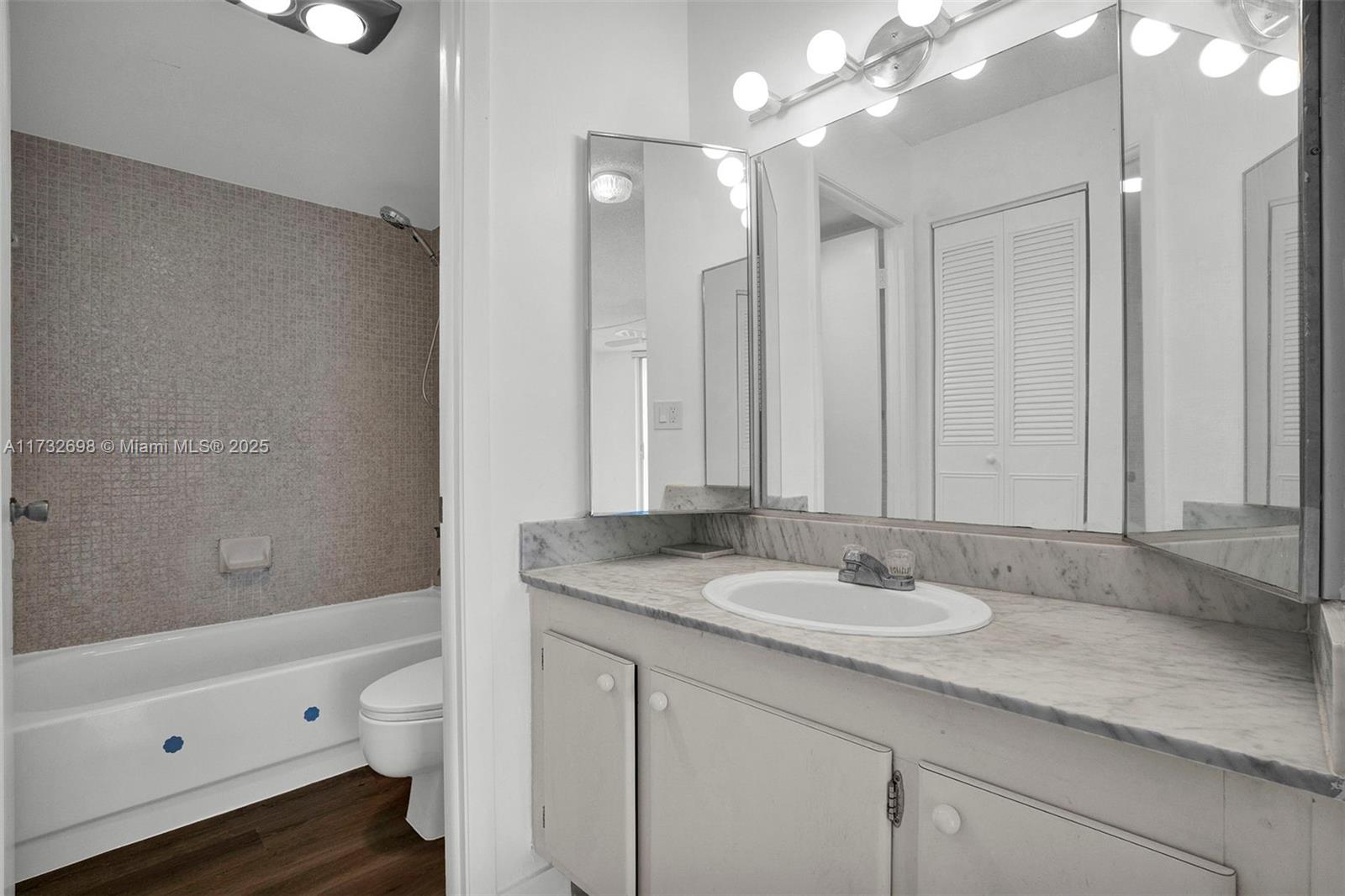 WILSHIRE CONDO - Residential