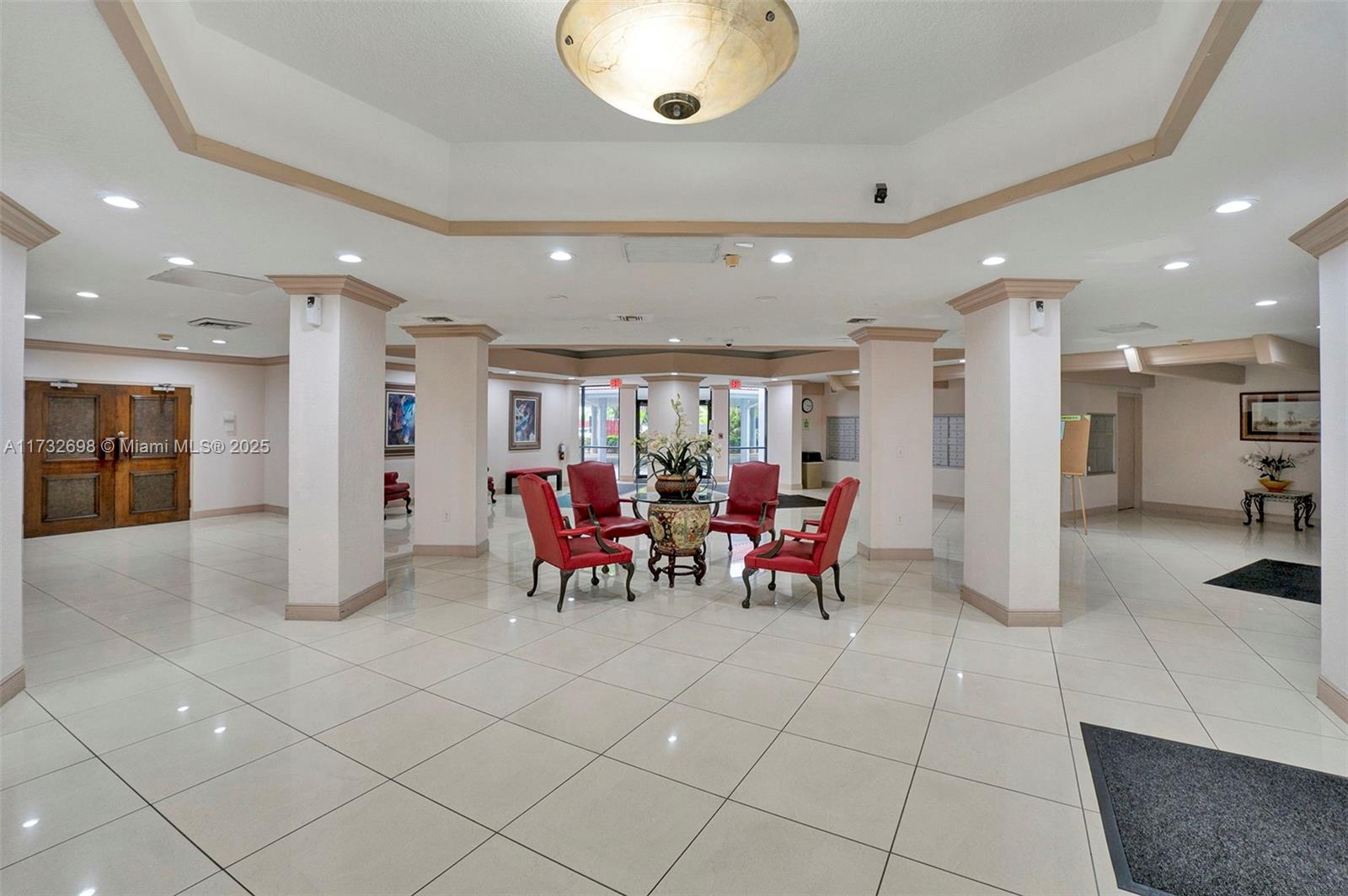 WILSHIRE CONDO - Residential