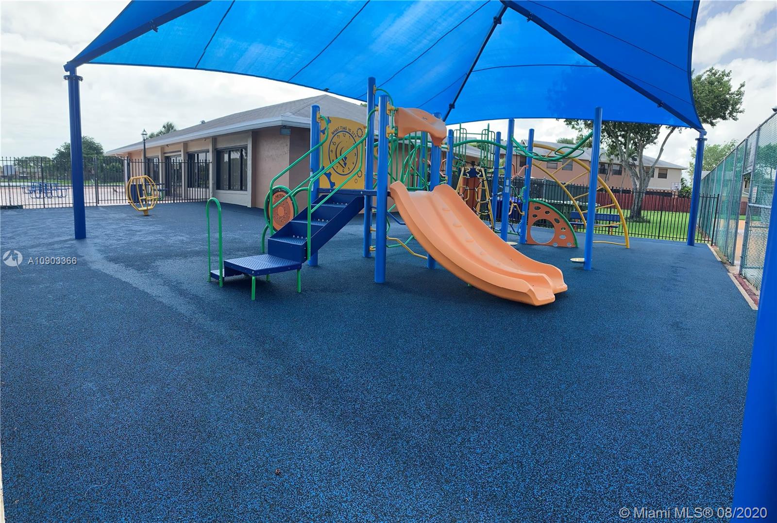 PEMBROKE POINTE SEC TWO - Residential