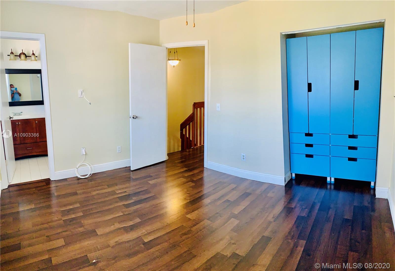 PEMBROKE POINTE SEC TWO - Residential