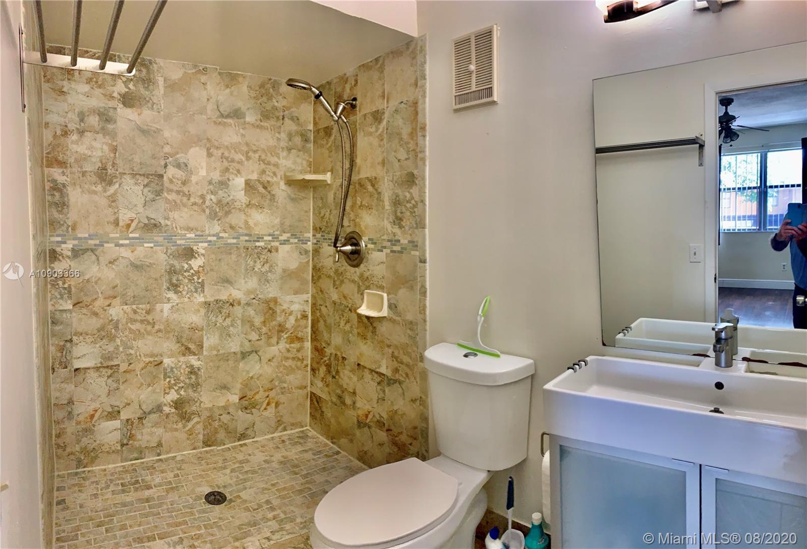 PEMBROKE POINTE SEC TWO - Residential