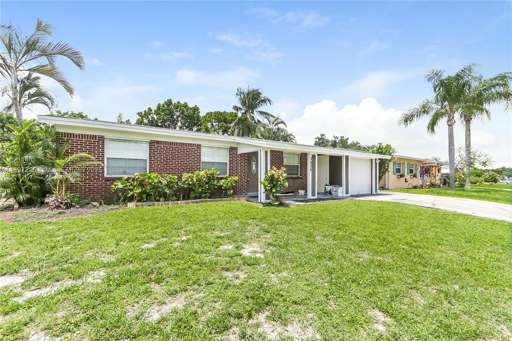 Photo of 3626 Everglades Rd, Palm Beach Gardens, FL 33410 (MLS # A11897225)