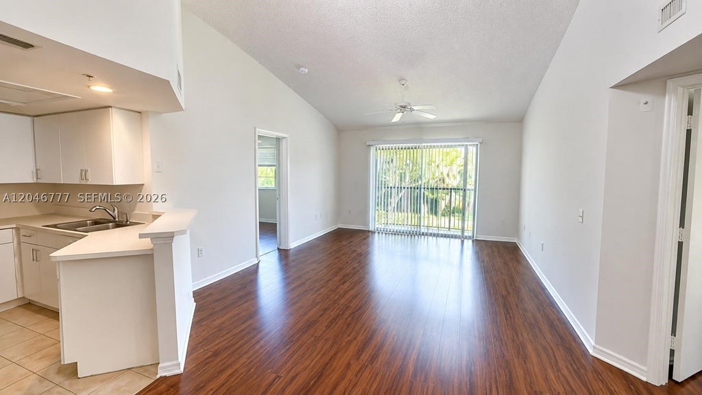 Photo of 4163 N Haverhill Rd #1219, West Palm Beach, FL 33417 (MLS # A12046777)