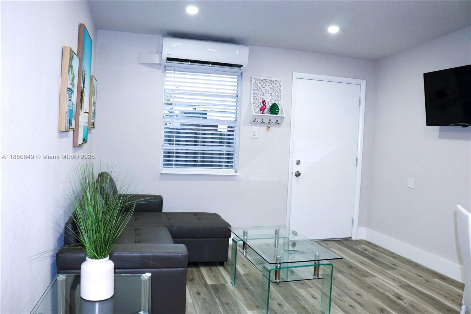 VICTORY HEIGHTS - Residential Lease