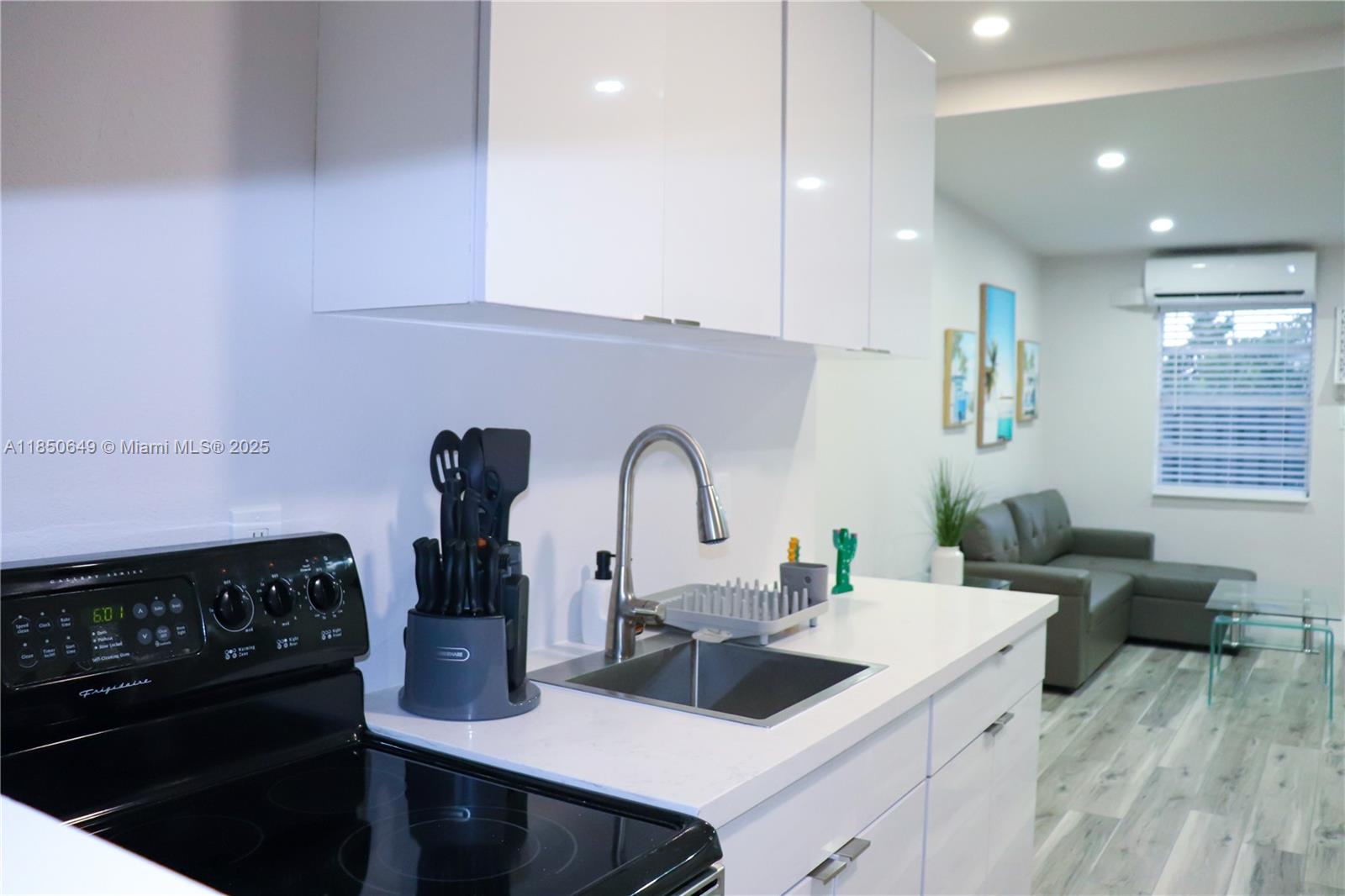 VICTORY HEIGHTS - Residential Lease
