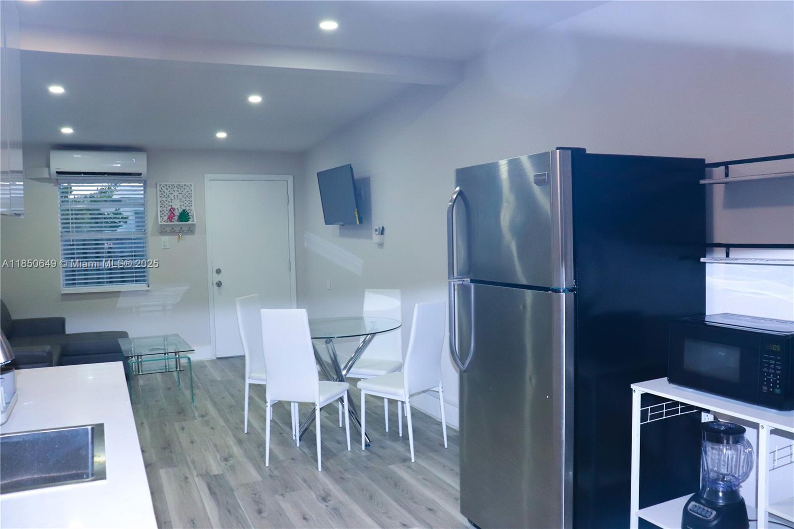 VICTORY HEIGHTS - Residential Lease