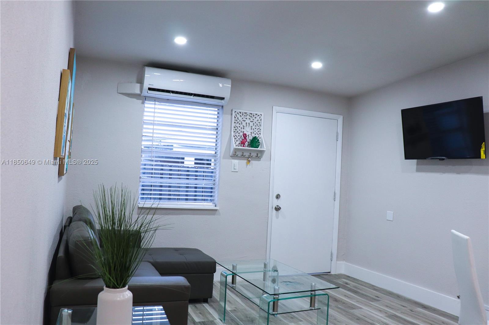 VICTORY HEIGHTS - Residential Lease