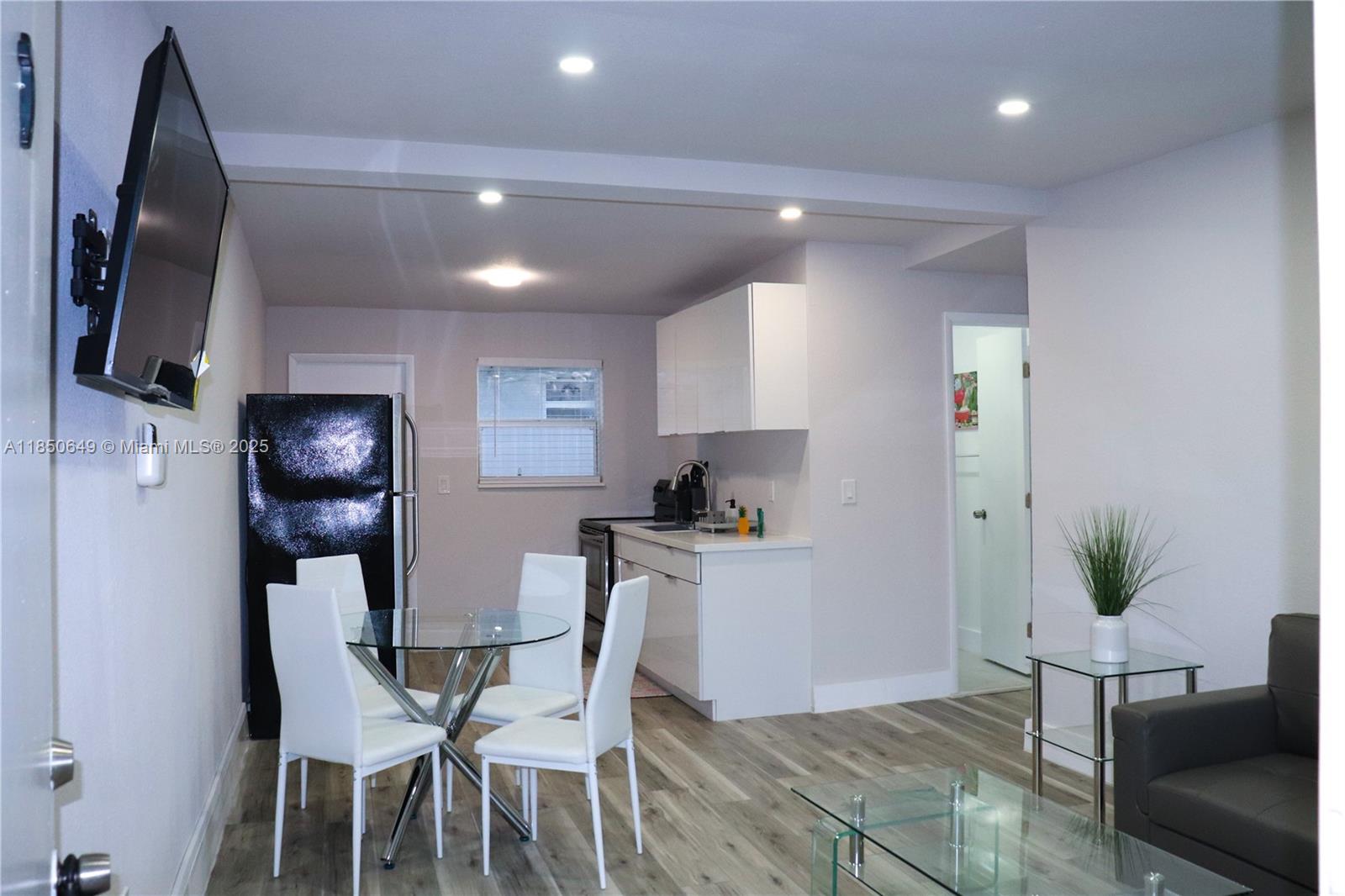 VICTORY HEIGHTS - Residential Lease