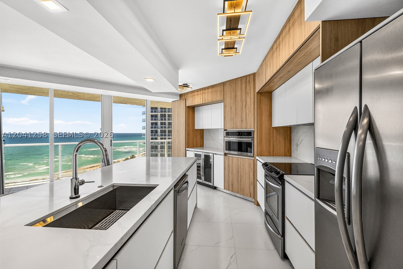 16445 Collins Ave 922