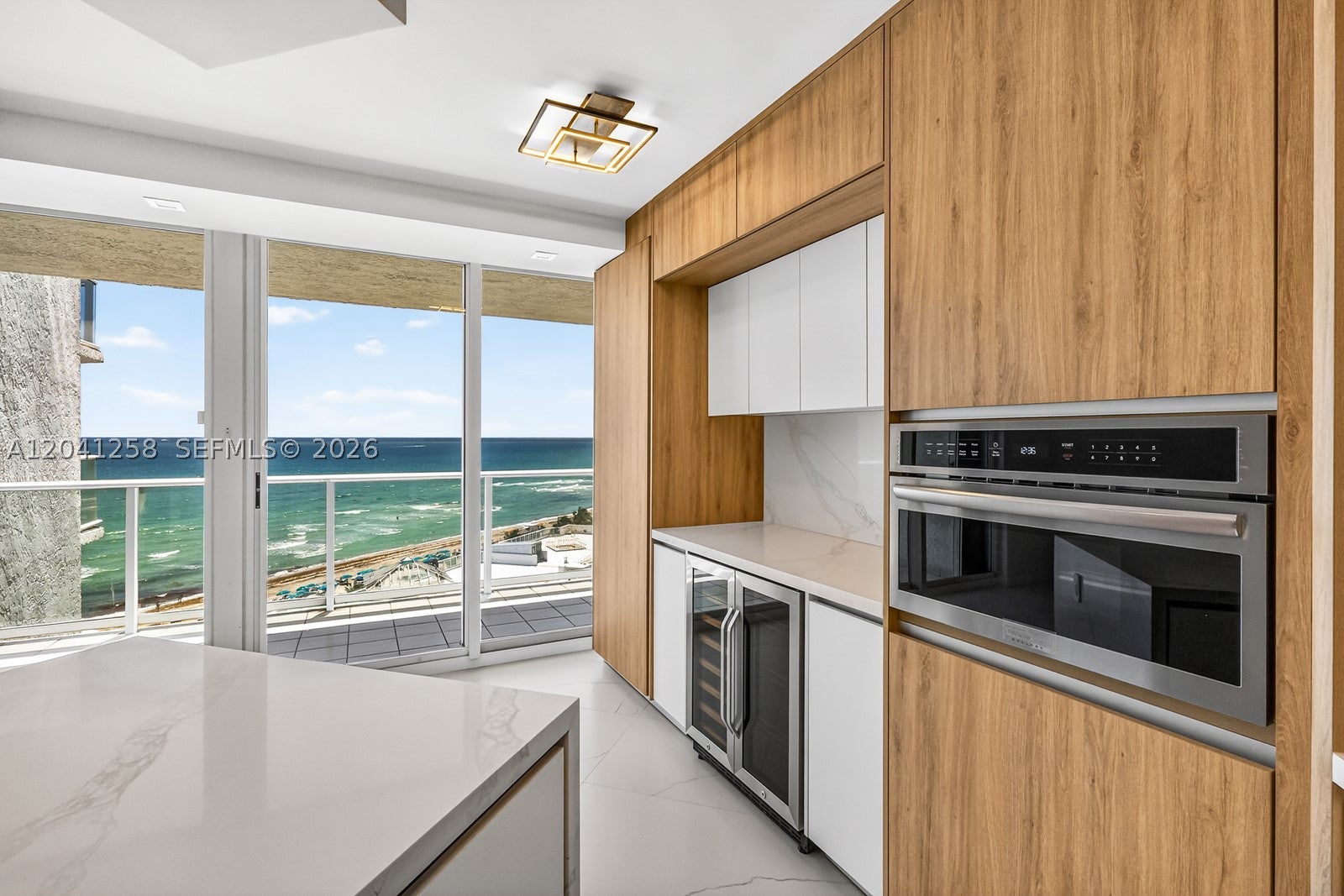 16445 Collins Ave 922
