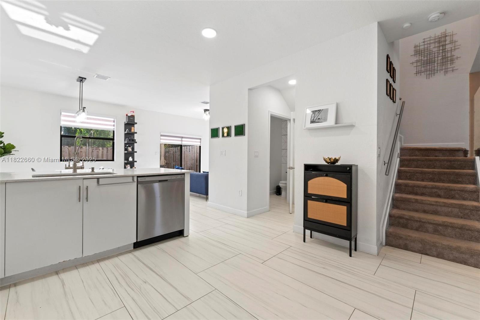 SILVER PALM RESIDENTIAL H - Residential