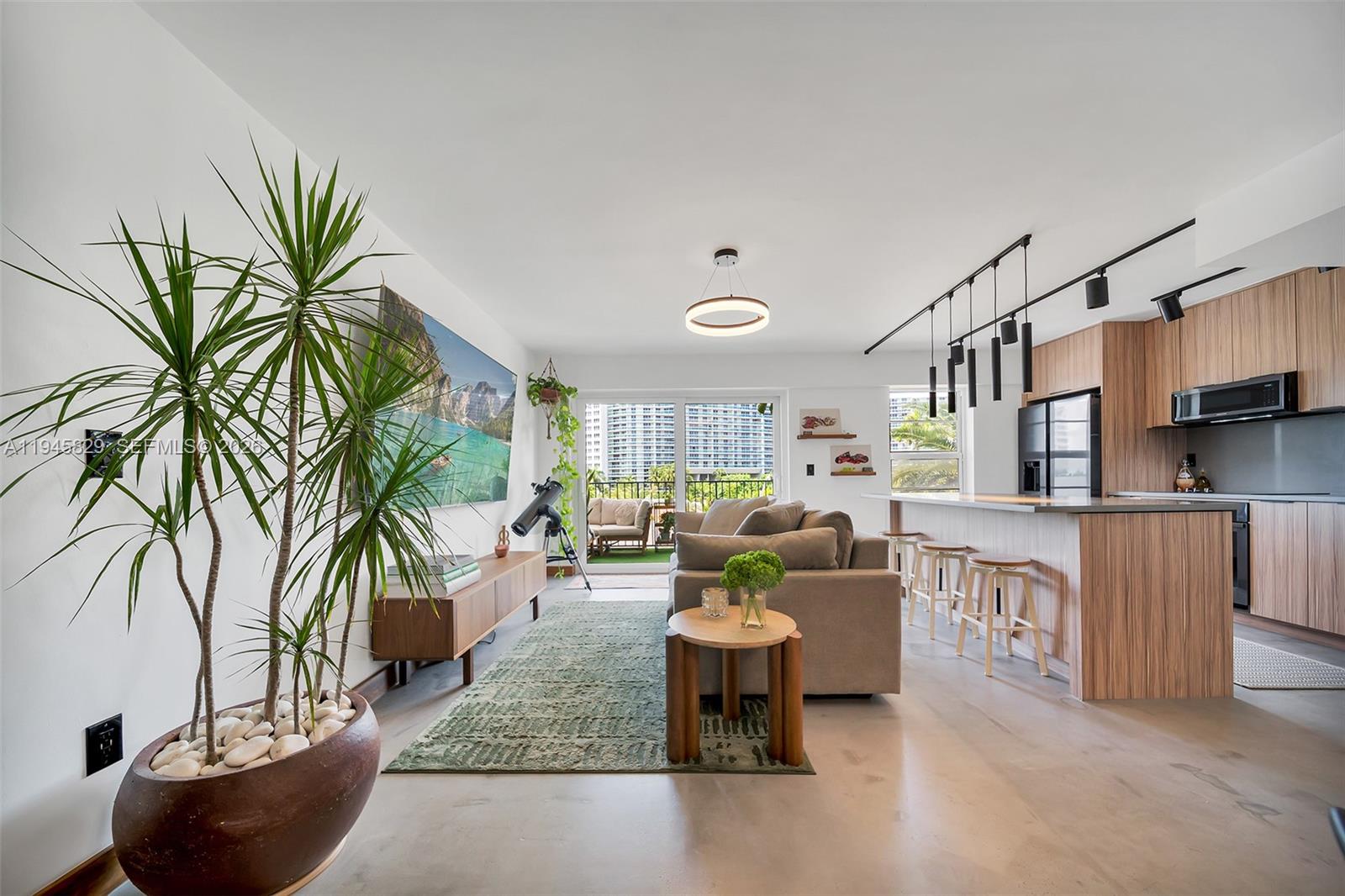 BAYSHORE TERRACE CONDO - Residential