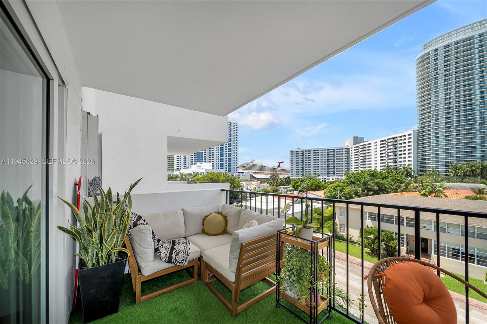 BAYSHORE TERRACE CONDO - Residential