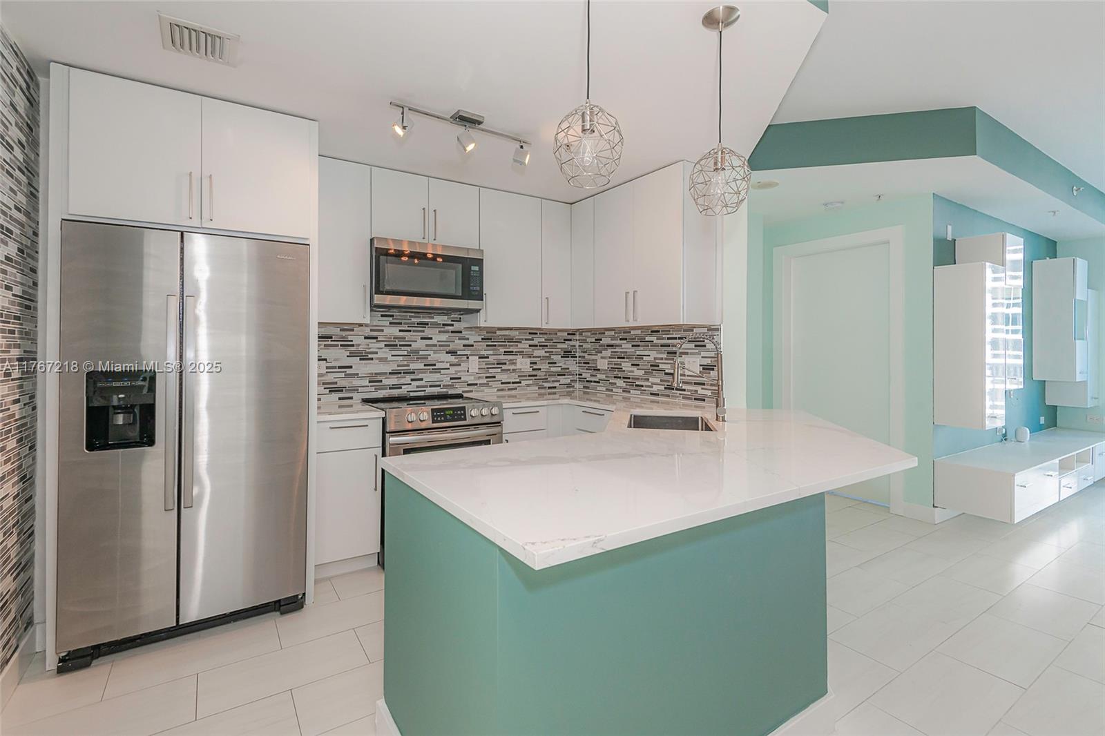 Property for Sale at 801 Brickell Key Blvd 908, Miami, Broward County, Florida - Bedrooms: 1 
Bathrooms: 2  - $570,000