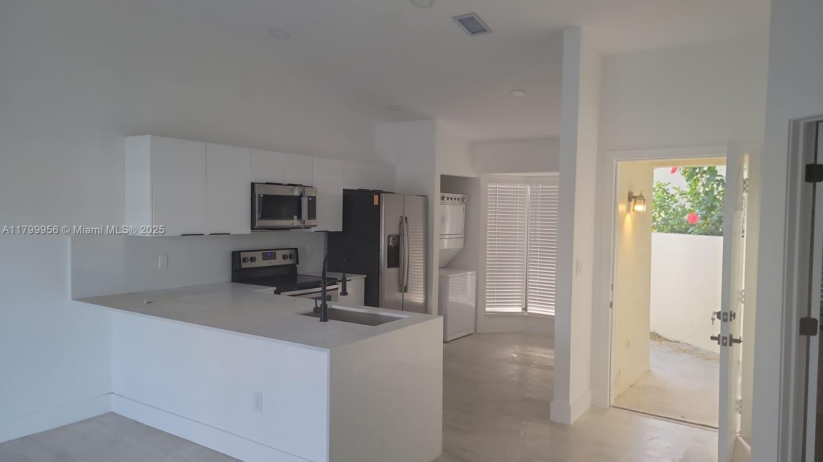 3311 San Remo Cir