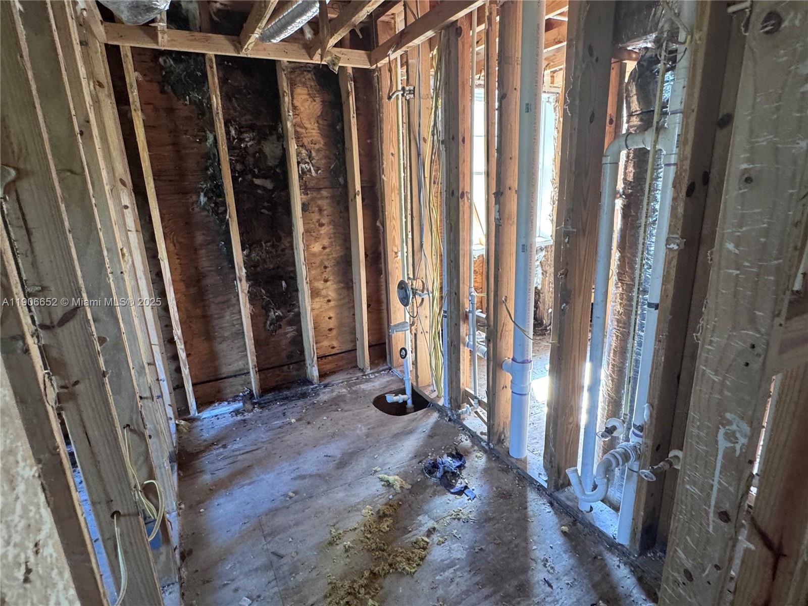 View photos, virtual tours, details... 634 NW 2nd Ave