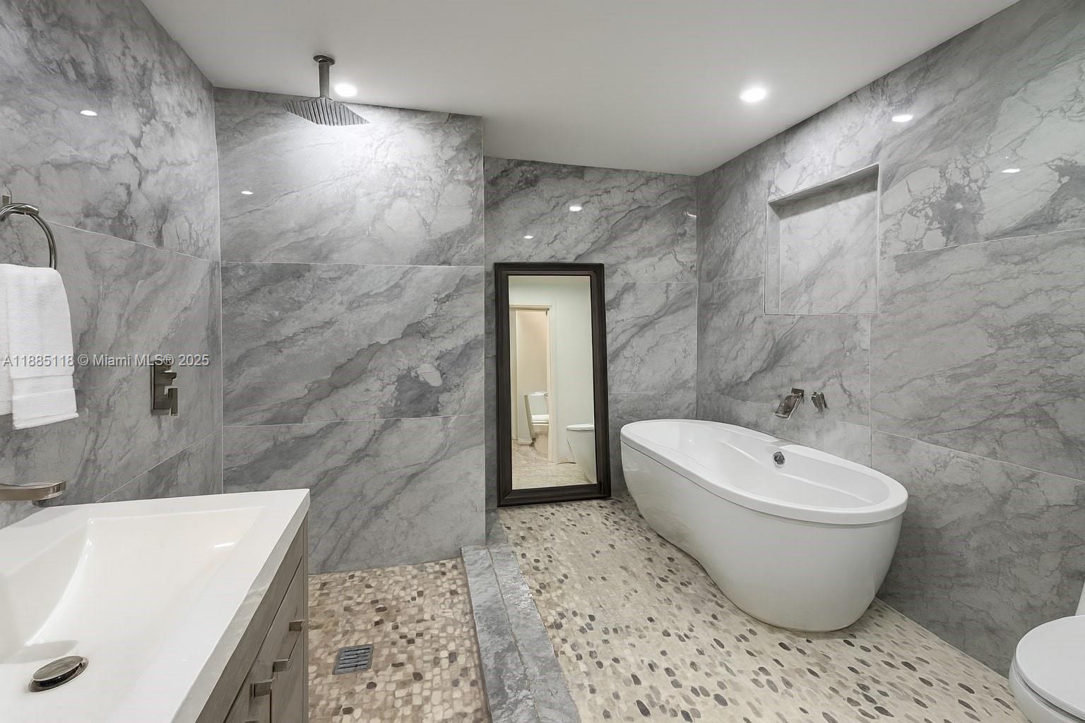 PRIORS 2ND ADDN TO BISCAY - Residential Lease