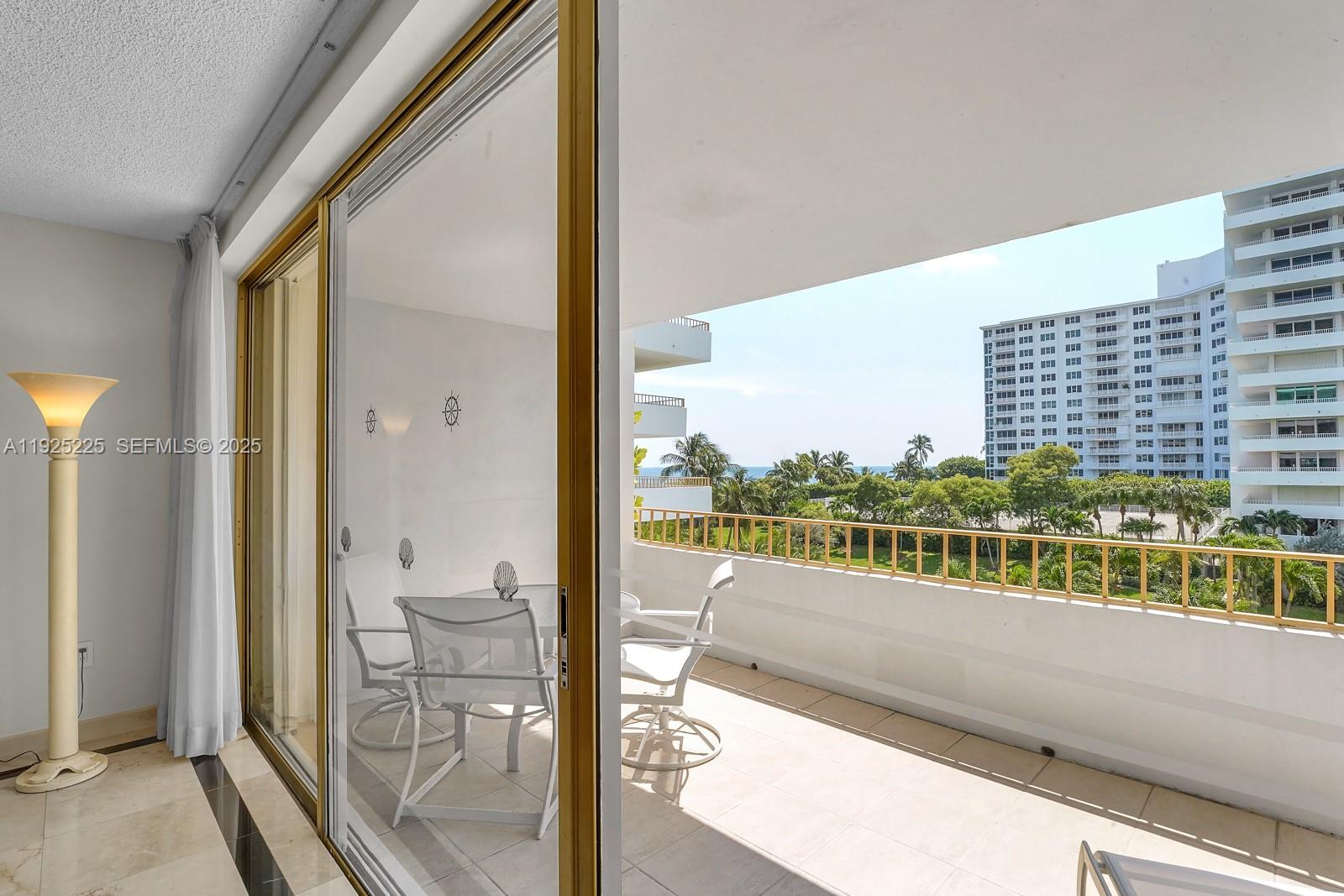 KEY BISCAYNE COMMODORE CL - Residential Lease
