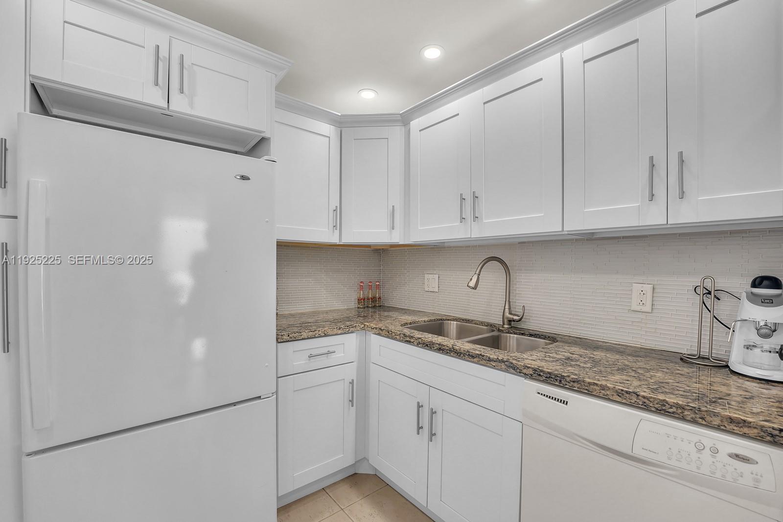 KEY BISCAYNE COMMODORE CL - Residential Lease