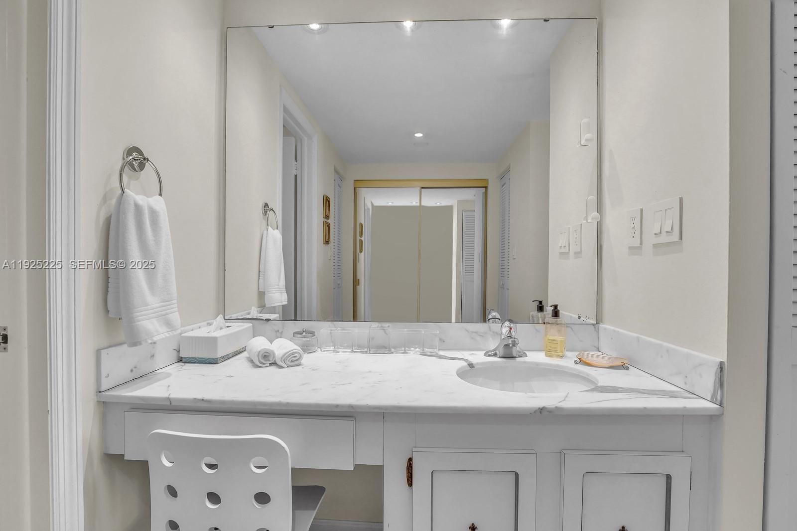 KEY BISCAYNE COMMODORE CL - Residential Lease