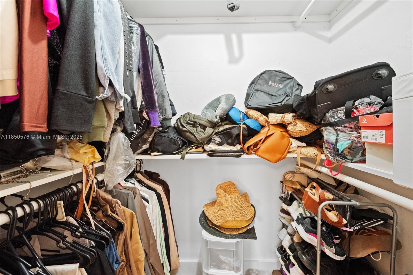 KENNEDY HOUSE CONDO - Residential